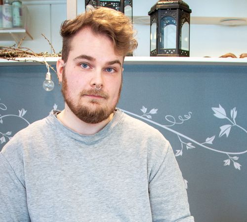 Anton studerar till florist via läroavtal