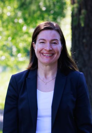 Fotot föreställer Anne Levonen