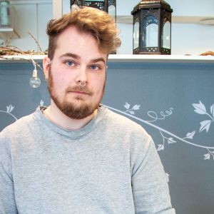 Anton studerar till florist via läroavtal