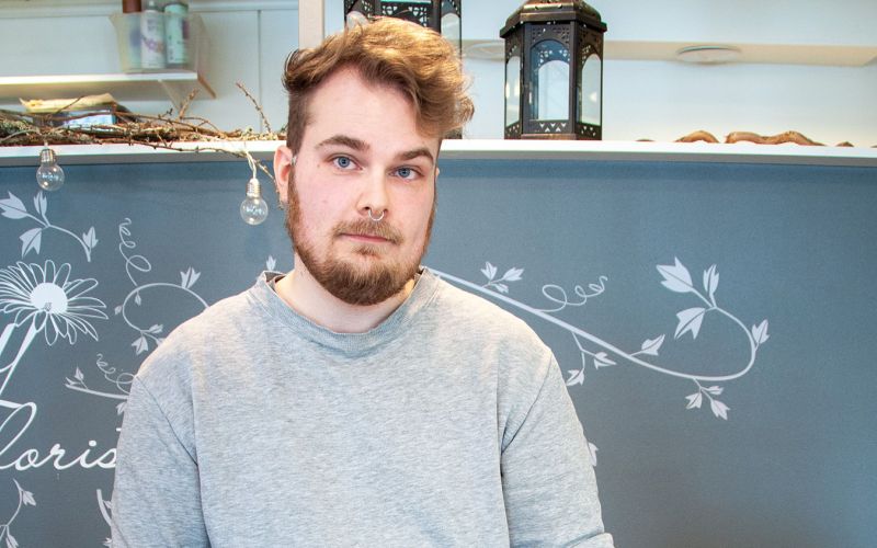 Anton studerar till florist via läroavtal